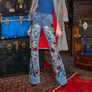 Alice + Olivia AO.LA RYLEY Low Rise Floral Embroidered Bell Jeans